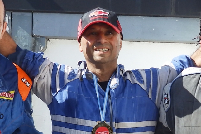 Gabriel Espindola ganó por primera vez y lidera el campeonato de la Clase B con 23 unidades.