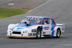 Eduardo Mirabetto con el Chevrolet 400 alistado por el Vaccaro Racing