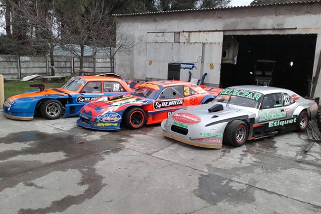 El taller del AF Racing con los tres autos de la Clase A en plena etapa de preparación de cara a la 7º fecha del año.