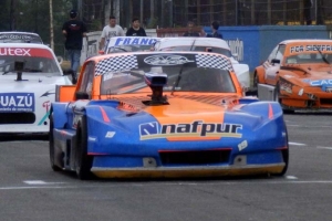 Marcelo Mascaro ganó las dos finales de la Clase A del Procar4000 en el Circuito 12 del Autódromo de Buenos Aires.