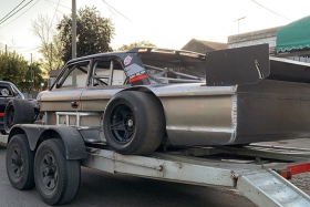 El Ford camino al taller para seguir con los trabajos