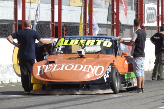 Alberto Monzón por problemas en los frenos no pudo redondear la carrera en su debut con el Chevrolet 400. En las últimos días confirmó que estará regresando en la 4º fecha el próximo 24 de Mayo.