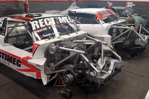 Los autos del MG Racing en plena preparación para encarar la temporada 2022 del Procar4000.