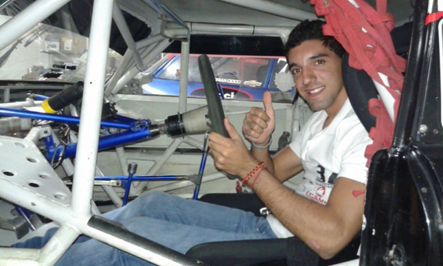 Nicolas Herrero probó la posición de la butaca del Chevrolet con el que estará debutando en la Clase B del Procar4000.