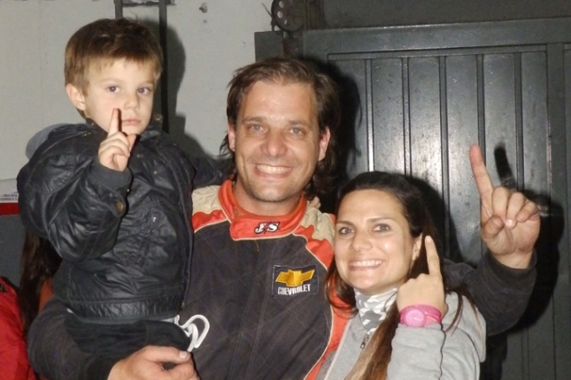 Adrian Ciocci volvió y ganó a la campeón en la Clase B del Procar4000 en la 6° fecha de la temporada 2015.