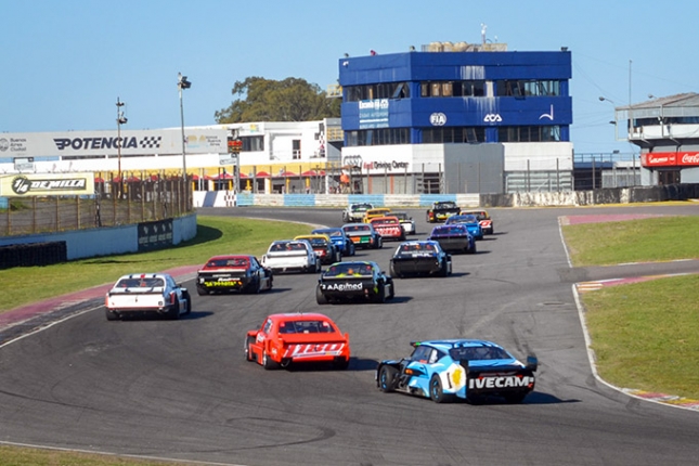 La Clase B conocerá a su campeón este fin de semana largo en el Autódromo de La Plata.