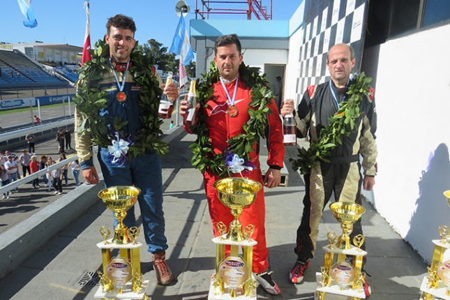 El podio de la Clase A 8º fecha: 1º Chao campeón, 2º Di Nucci y 3º Larroque.