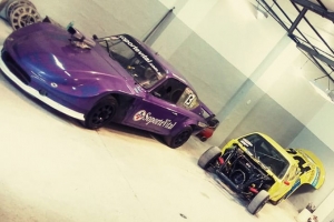 El taller del  SN Racing donde se prepara el auto del binomio Fabián-Matías Gruccio.