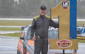 HUGO ESPINOSA JUNTO AL OPEL SE MOSTRARON FIRMES